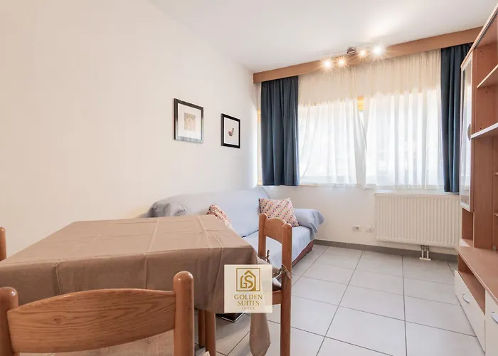 Golden Capitol Palace 2 Apartment